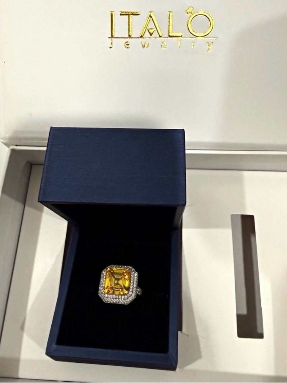 Italo 925 Sterling Silver Halo Ring
Yellow Asscher CZ Size 6